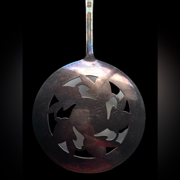 INTERNATIONAL SILVER ORIGINAL ROGERS Vintage Tomato Serving Spoon Silver - Picture 3 of 6